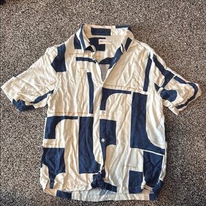 Zara Men's Blue and White Patterned Shirt